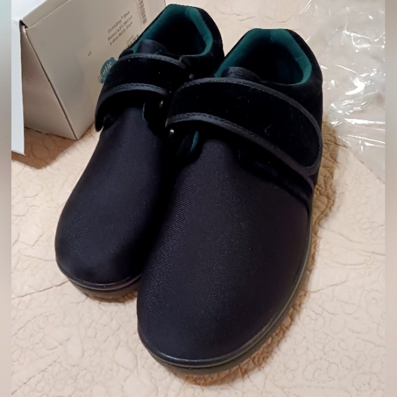 Gentle Step Extra Wide Shoes - Picture 1 of 7